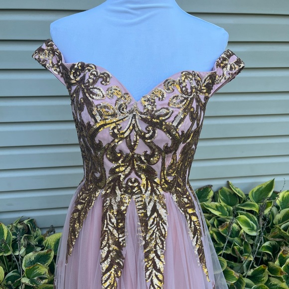 NWT Pink Off Shoulder Corset Back Gold Sequin Formal Cinderella Dress Gown - Picture 3 of 8